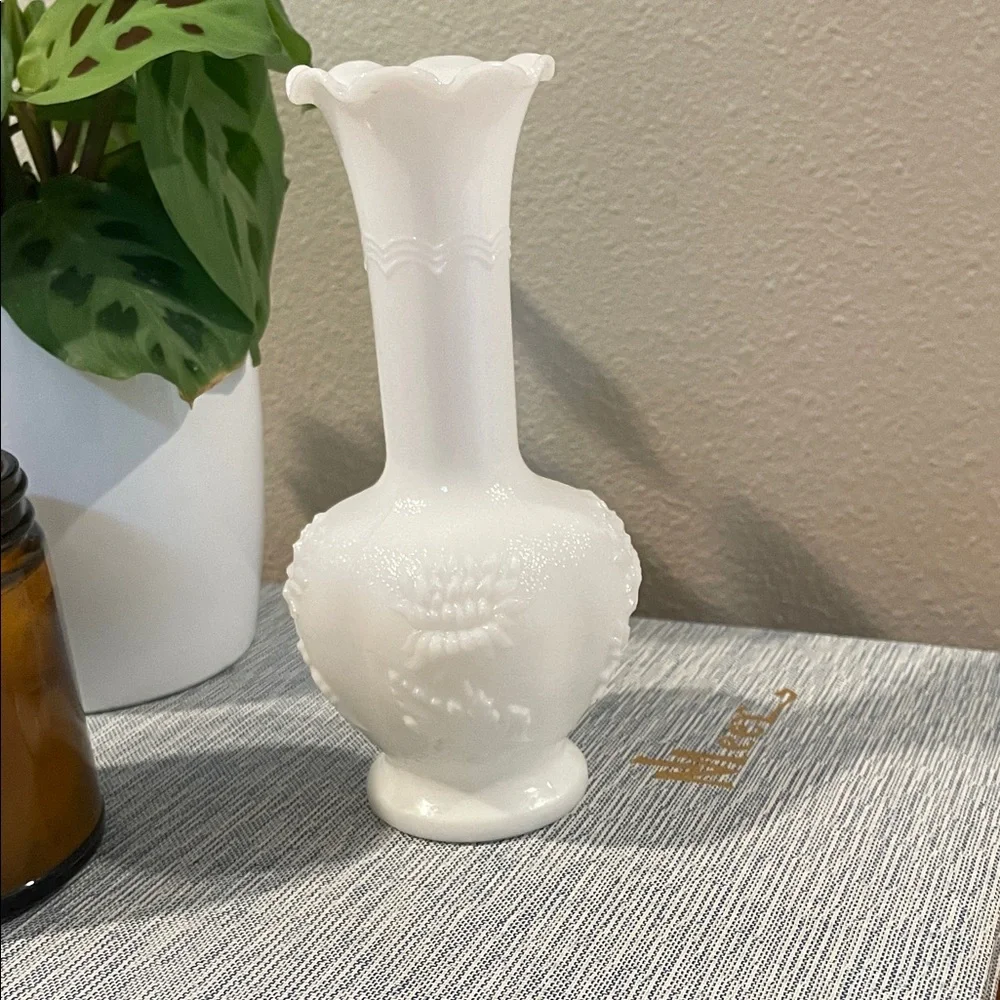 Vintage Imperial Glass Company Chrysanthemum Milk Glass Bud Vase | MCM